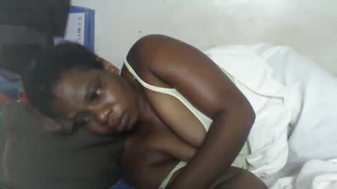 Snapshot of milk_titz chatting on December 2024 04:30:02 AM kinwity online show from December 2024 04:30:02 AM