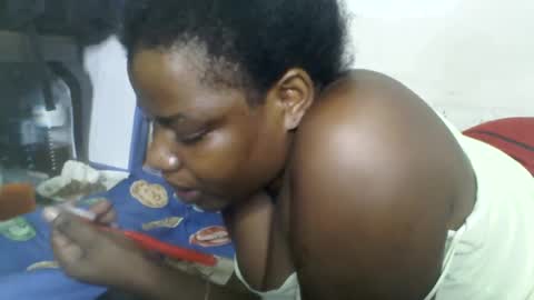 Snapshot of milk_titz chatting on December 2024 12:38:01 PM kinwity online show from December 2024 12:38:01 PM