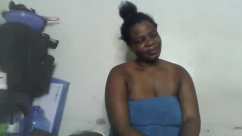 Snapshot of milk_titz chatting on December 2024 07:54:02 AM kinwity online show from December 2024 07:54:02 AM