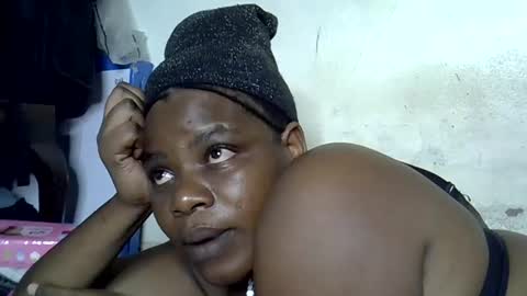 Snapshot of milk_titz chatting on January 2025 05:10:01 PM kinwity online show from January 2025 05:10:01 PM