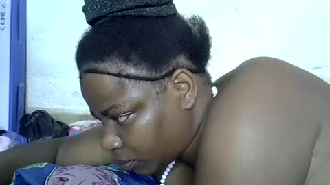 Snapshot of milk_titz chatting on January 2025 08:11:02 PM kinwity online show from January 2025 08:11:02 PM