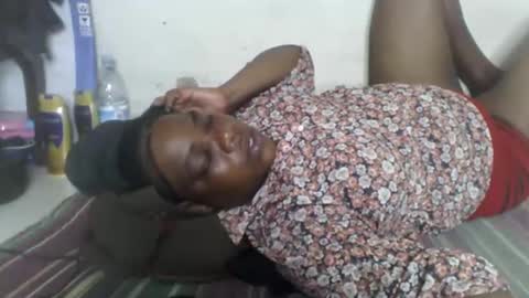 Snapshot of milk_titz chatting on January 2025 11:11:01 AM kinwity online show from January 2025 11:11:01 AM