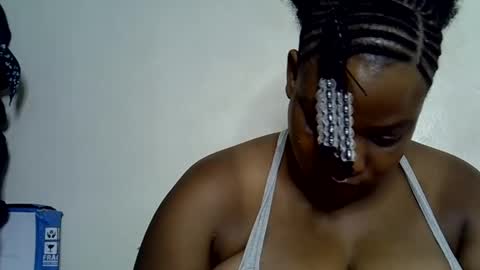 Snapshot of milk_titz chatting on January 2025 11:40:02 AM kinwity online show from January 2025 11:40:02 AM