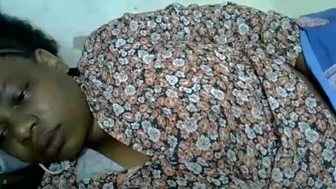 Snapshot of milk_titz chatting on January 2025 05:34:01 AM kinwity online show from January 2025 05:34:01 AM