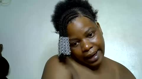 Snapshot of milk_titz chatting on January 2025 02:09:01 PM kinwity online show from January 2025 02:09:01 PM