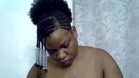 Snapshot of milk_titz chatting on January 2025 05:49:01 AM kinwity online show from January 2025 05:49:01 AM