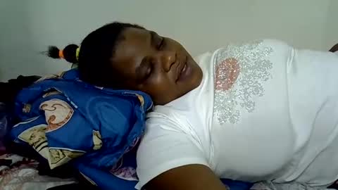 Snapshot of milk_titz chatting on January 2025 01:34:01 PM kinwity online show from January 2025 01:34:01 PM