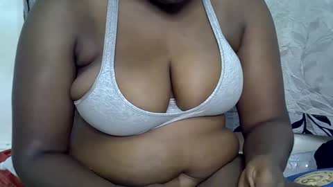 Snapshot of milk_titz chatting on February 2025 05:36:01 AM kinwity online show from February 2025 05:36:01 AM