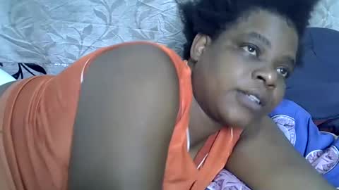 Snapshot of milk_titz chatting on February 2025 11:57:02 AM kinwity online show from February 2025 11:57:02 AM