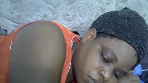 Snapshot of milk_titz chatting on February 2025 08:15:02 AM kinwity online show from February 2025 08:15:02 AM