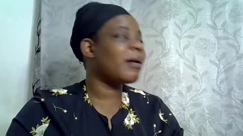 Snapshot of milk_titz chatting on February 2025 07:10:02 PM kinwity online show from February 2025 07:10:02 PM