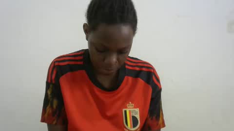 Snapshot of milk_titz chatting on February 2025 04:58:02 AM kinwity online show from February 2025 04:58:02 AM