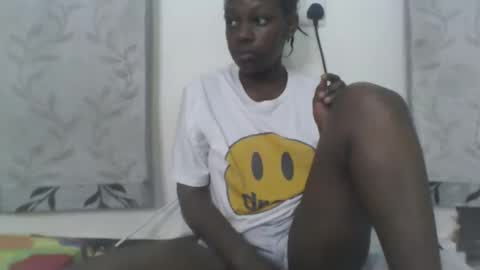 Snapshot of milk_titz chatting on February 2025 05:38:01 AM kinwity online show from February 2025 05:38:01 AM