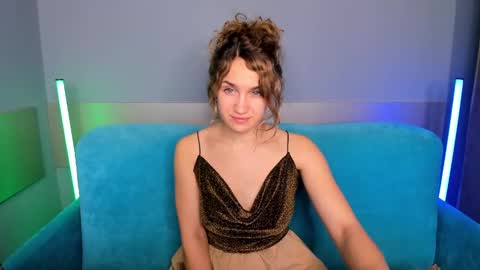 Snapshot of milkablond chatting on January 2025 04:15:01 AM milkablond online show from January 2025 04:15:01 AM