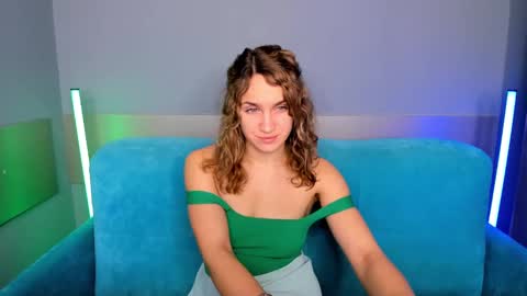 Snapshot of milkablond chatting on January 2025 01:02:01 AM milkablond online show from January 2025 01:02:01 AM