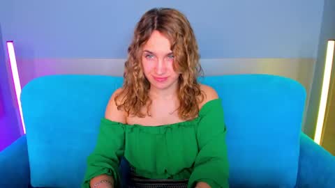 Snapshot of milkablond chatting on February 2025 04:53:01 AM milkablond online show from February 2025 04:53:01 AM