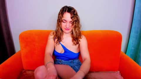 Snapshot of milkablond chatting on March 2025 04:01:01 AM milkablond online show from March 2025 04:01:01 AM