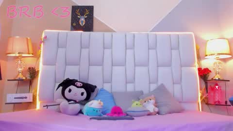 Snapshot of milkwhore1 chatting on September 2025 12:21:01 PM Michelle online show from September 2025 12:21:01 PM