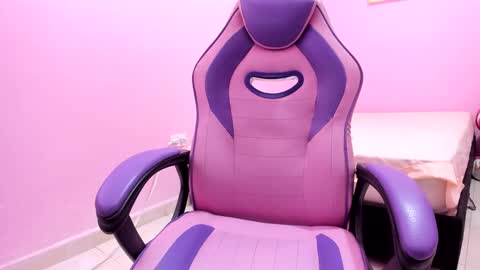 Snapshot of milky__boobs69 chatting on October 2025 08:06:02 PM vale online show from October 2025 08:06:02 PM