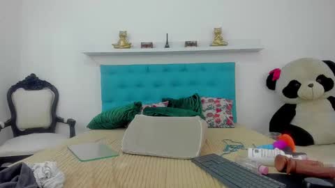 Snapshot of milky_emma chatting on March 2025 04:35:02 PM milky_emma online show from March 2025 04:35:02 PM