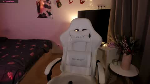 Snapshot of milky_wayx chatting on December 2024 11:11:02 AM Lisa online show from December 2024 11:11:02 AM