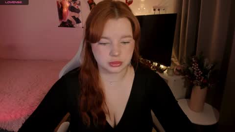 Snapshot of milky_wayx chatting on December 2024 09:22:02 AM Lisa online show from December 2024 09:22:02 AM