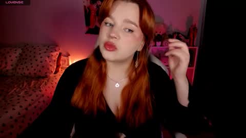 Snapshot of milky_wayx chatting on November 2025 05:41:02 AM Lisa online show from November 2025 05:41:02 AM