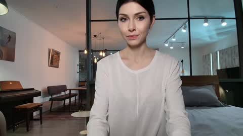 Snapshot of milla_bella chatting on February 2026 07:03:02 PM milla bella online show from February 2026 07:03:02 PM