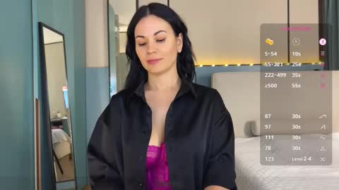 Snapshot of milla_kuni chatting on November 2025 08:18:01 PM Mila online show from November 2025 08:18:01 PM