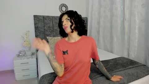 Snapshot of milla_pixxie chatting on February 2025 04:03:01 AM Milagros online show from February 2025 04:03:01 AM