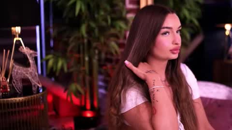 Milla online show from December 2025 07:37:01 AM