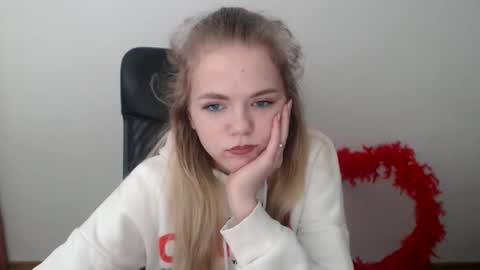 Snapshot of millaloveli chatting on February 2026 08:33:01 AM millaloveli online show from February 2026 08:33:01 AM