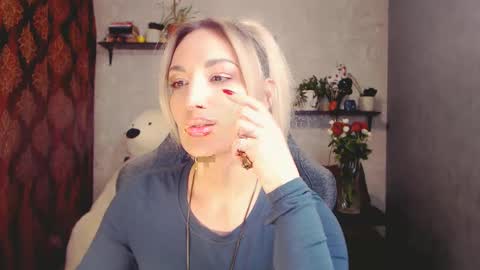 MillaXQueen online show from March 2025 02:48:02 PM