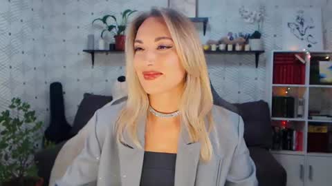 MillaXQueen online show from June 2026 01:31:01 PM