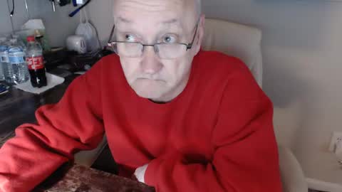 Snapshot of millenium0129 chatting on December 2024 02:20:01 AM millenium0129 online show from December 2024 02:20:01 AM