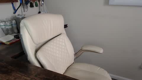 Snapshot of millenium0129 chatting on January 2026 05:27:02 PM millenium0129 online show from January 2026 05:27:02 PM