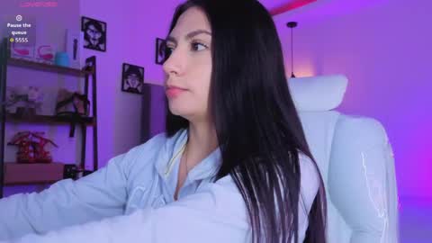 miller_vanessa_ online show from April 2026 09:06:01 PM