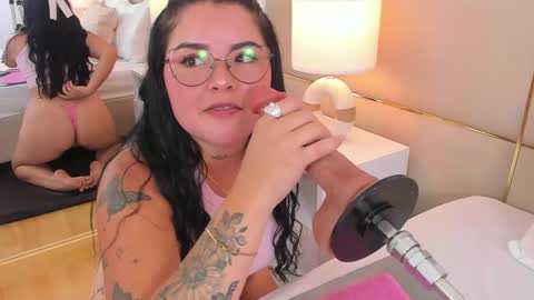 Chloe Miller online show from April 2026 01:17:01 PM