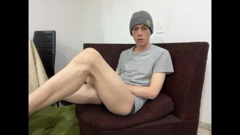 Snapshot of millerjdm chatting on September 2025 10:44:02 PM SlimnHungOH online show from September 2025 10:44:02 PM