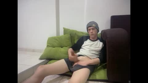 Snapshot of millerjdm chatting on November 2025 01:05:02 AM SlimnHungOH online show from November 2025 01:05:02 AM