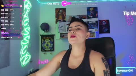 Im girl my name is Johana  online show from December 2025 10:07:01 PM