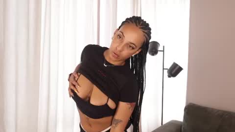 millie_volturi online show from July 2026 01:37:01 PM