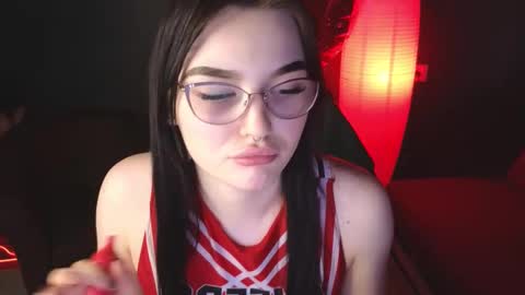 Snapshot of milliedoll chatting on March 2025 10:13:02 AM Millie online show from March 2025 10:13:02 AM