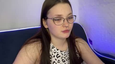 Snapshot of milliedoll chatting on September 2025 08:27:02 AM Millie online show from September 2025 08:27:02 AM