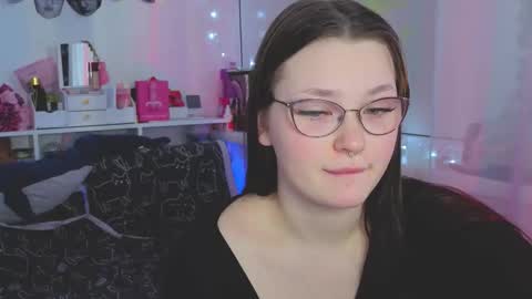 Snapshot of milliedoll chatting on October 2025 03:17:01 AM Millie online show from October 2025 03:17:01 AM