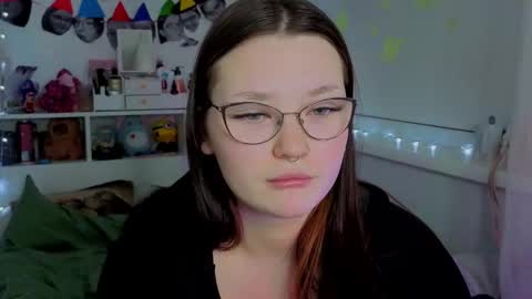 Snapshot of milliedoll chatting on October 2025 06:03:02 AM Millie online show from October 2025 06:03:02 AM