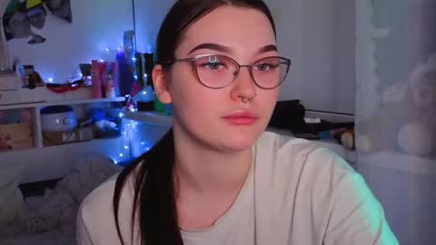 Snapshot of milliedoll chatting on November 2025 09:43:01 AM Millie online show from November 2025 09:43:01 AM