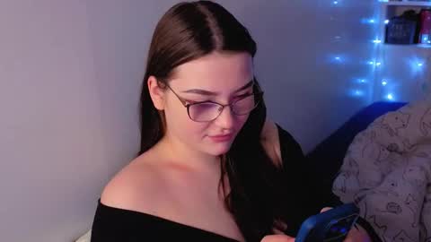 Snapshot of milliedoll chatting on November 2025 03:55:02 PM Millie online show from November 2025 03:55:02 PM