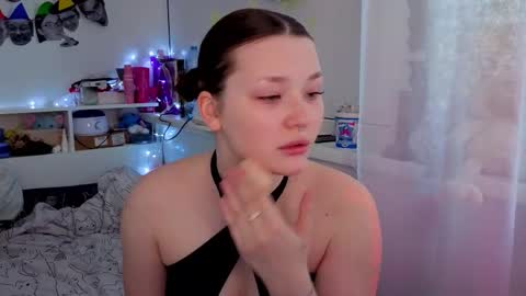 Snapshot of milliedoll chatting on November 2025 05:18:02 AM Millie online show from November 2025 05:18:02 AM