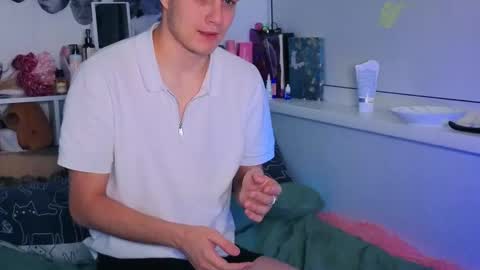 Snapshot of milliedoll chatting on November 2025 02:27:01 PM Millie online show from November 2025 02:27:01 PM